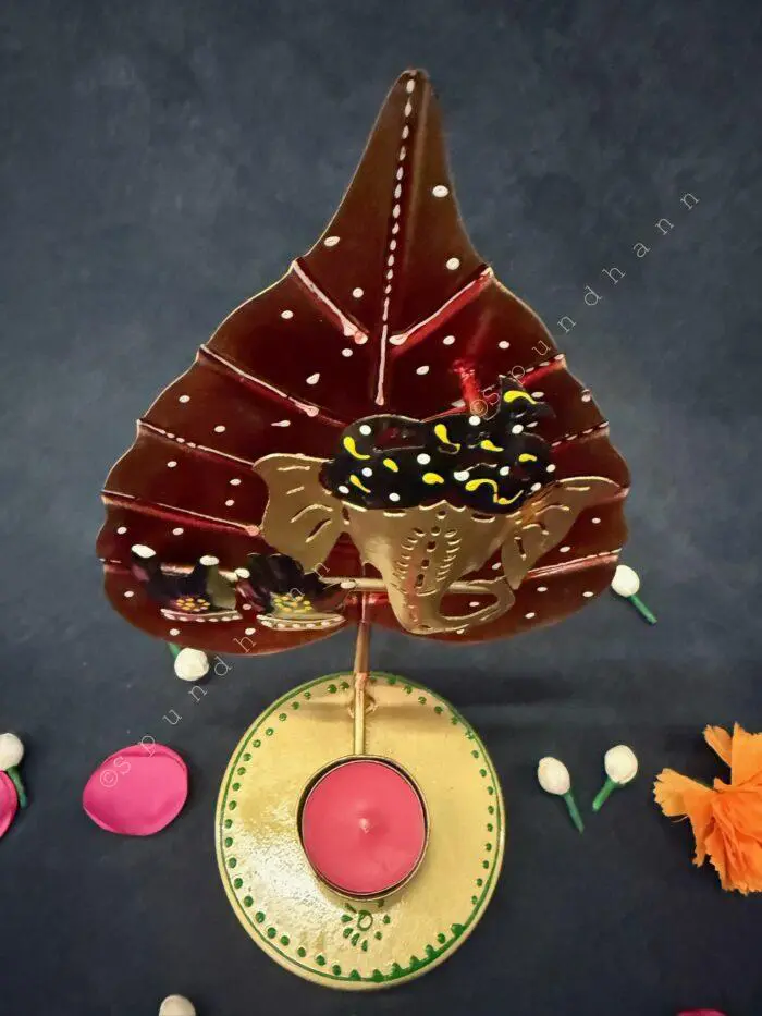 Flute Ganesha With Leaf Tea Light Holder - Image 5