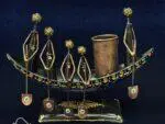 Tribal Boat Style Penstand