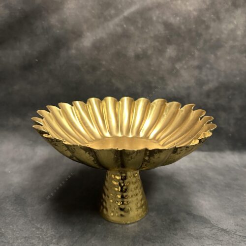 Flower Elevated Metal Fruit Bowl (with Gold Stand)
