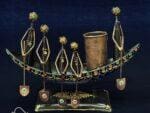 Tribal Boat Style Penstand