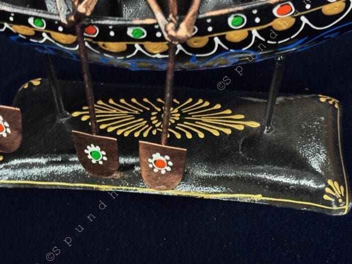 Tribal Boat Style Penstand - Image 6