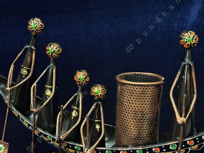 Tribal Boat Style Penstand - Image 2