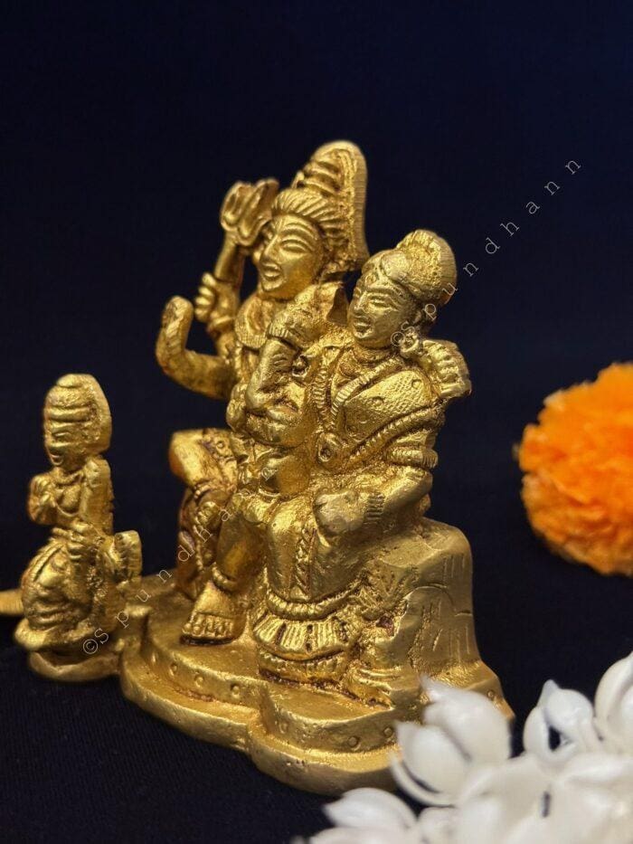 Shiv Parvati Murti in Brass - Image 2