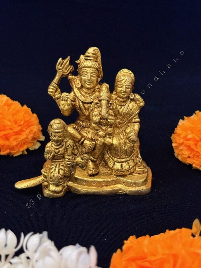 Shiv Parvati Murti in Brass - Image 3